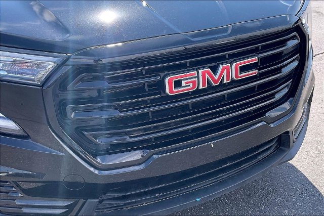Used 2024 GMC Terrain SLE w/ Elevation Edition FWD image 30