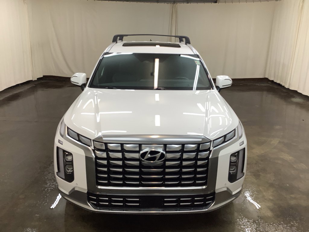 Used 2023 Hyundai Palisade Calligraphy image 3