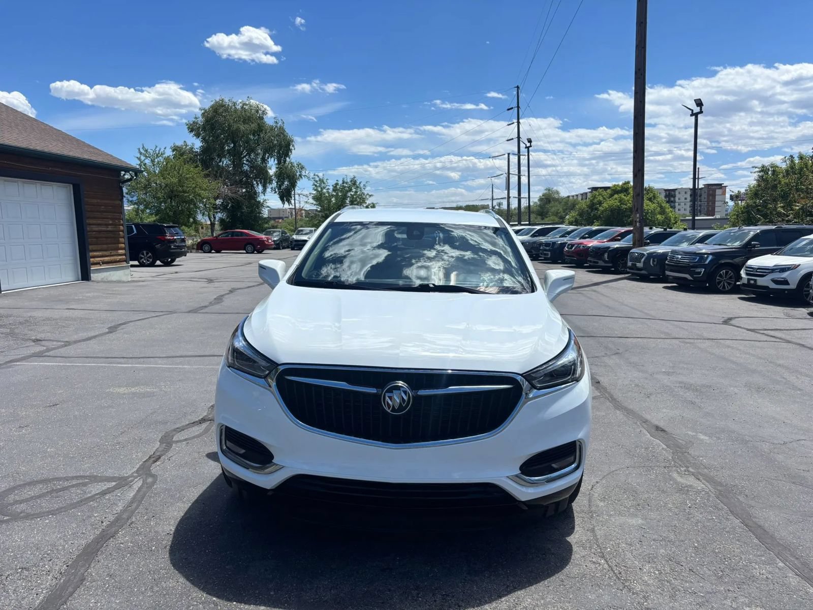 Used 2019 Buick Enclave Essence AWD/4WD image 2