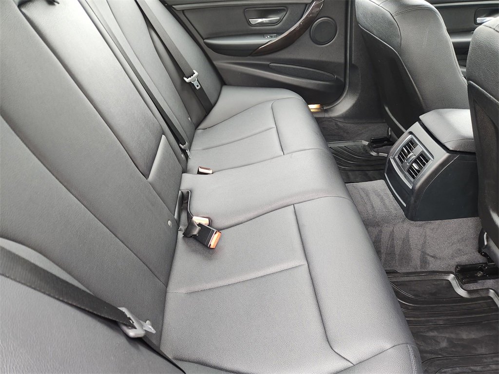 Used 2016 BMW 320i Sedan image 31
