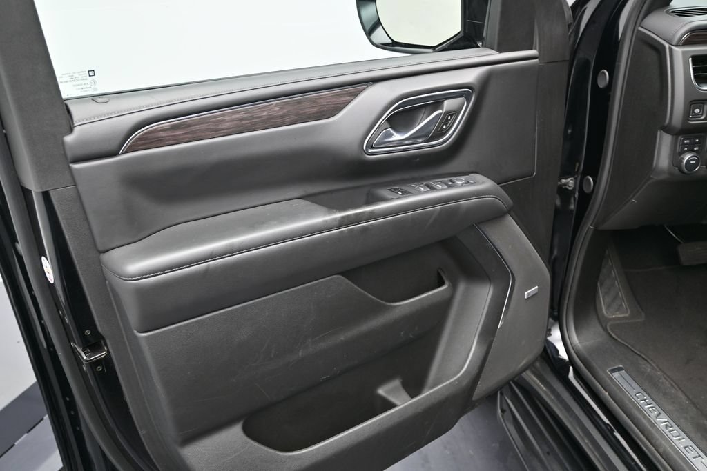 Used 2024 Chevrolet Suburban LT AWD/4WD image 11