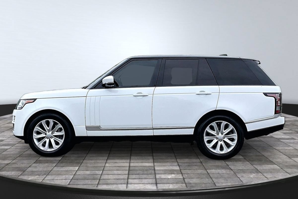 Used 2017 Land Rover Range Rover HSE AWD/4WD image 4