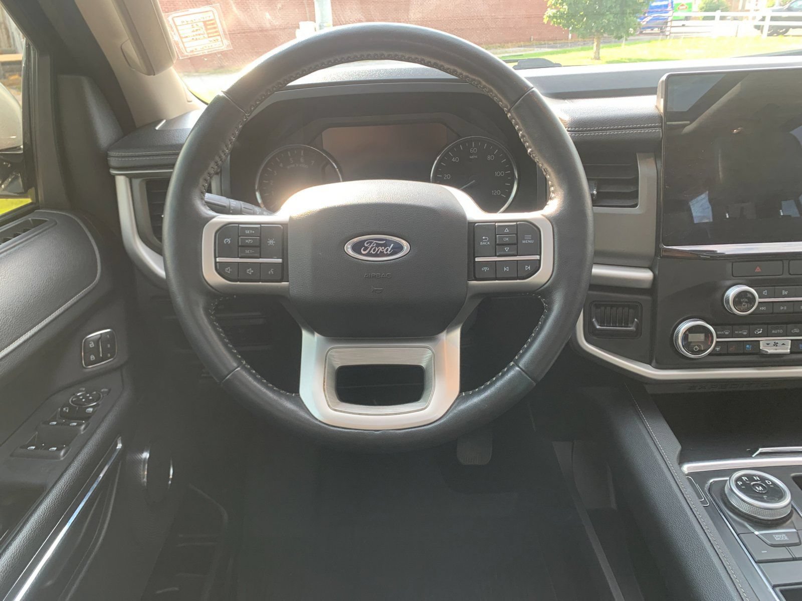 Used 2023 Ford Expedition XLT RWD image 18