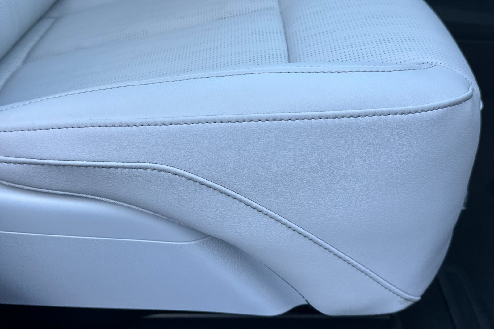 Certified 2025 Cadillac Lyriq Luxury image 22