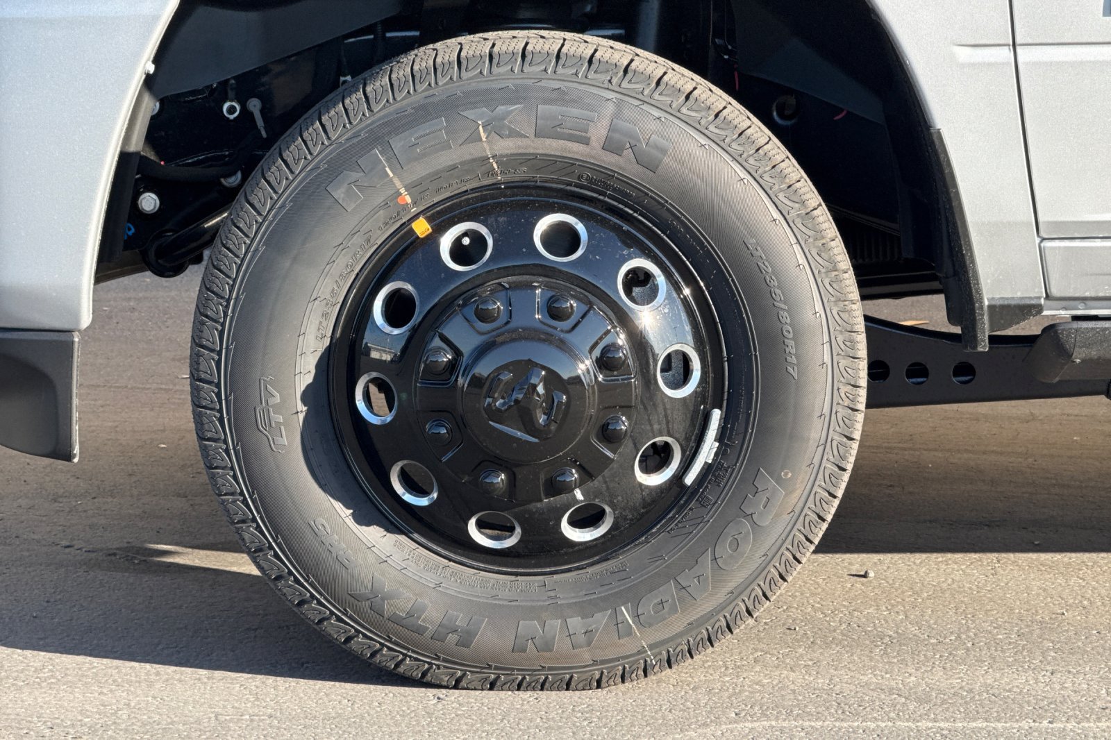 New 2026 RAM 3500 Laramie AWD/4WD image 28