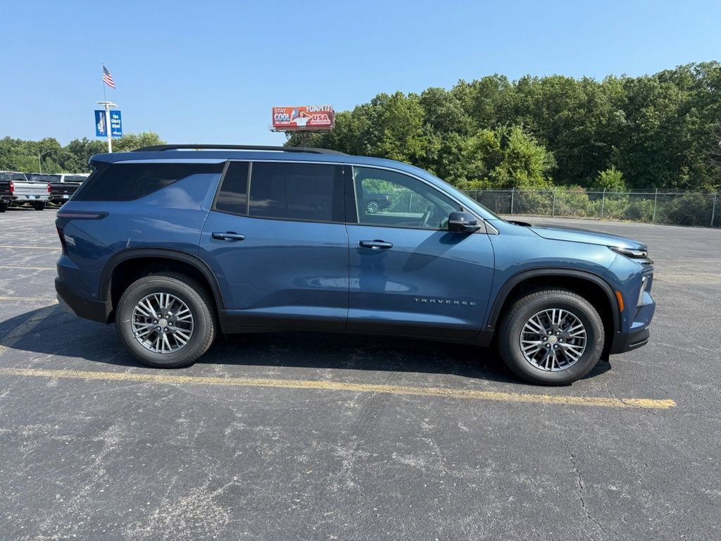 New 2026 Chevrolet Traverse LT w/ Enhanced Driving Package FWD image 2