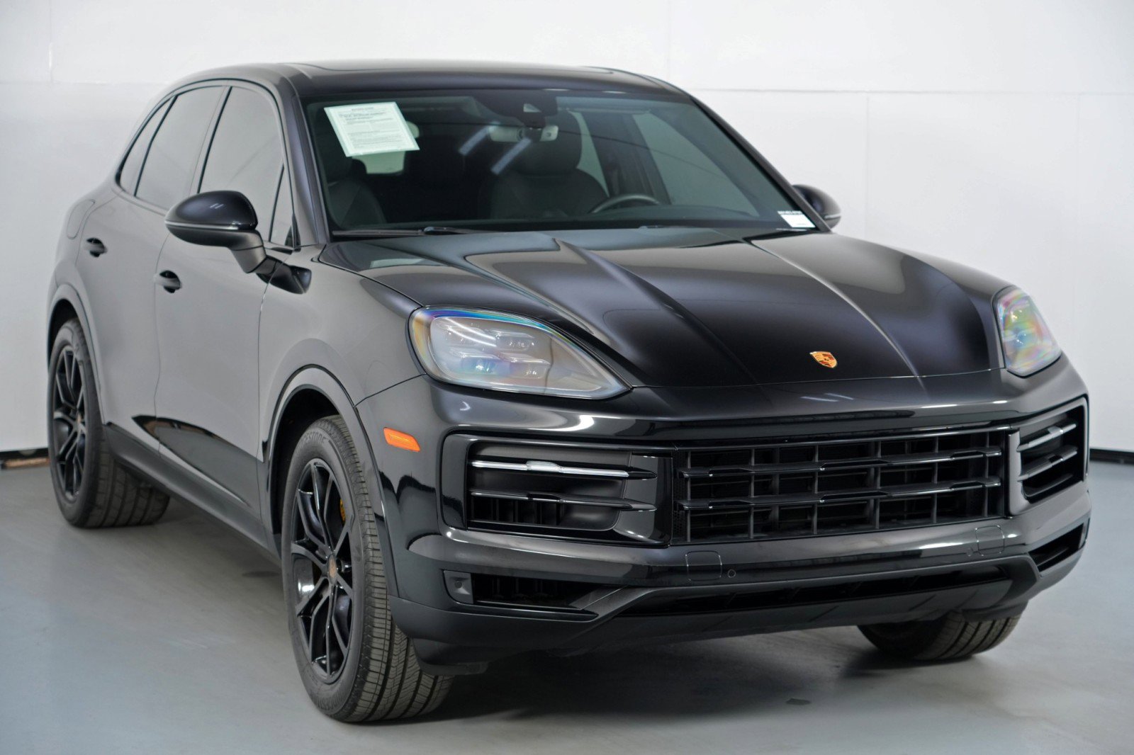 Used 2024 Porsche Cayenne w/ Sport Chrono Package image 54