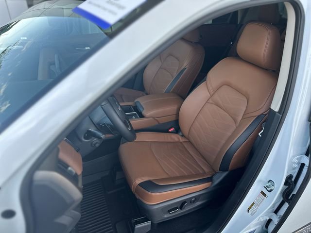 Used 2025 Nissan Pathfinder Platinum w/ Black Appearance Package image 12