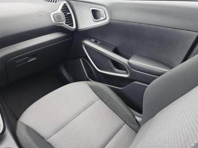 Used 2024 Kia Soul LX w/ Option Group 015 FWD image 25