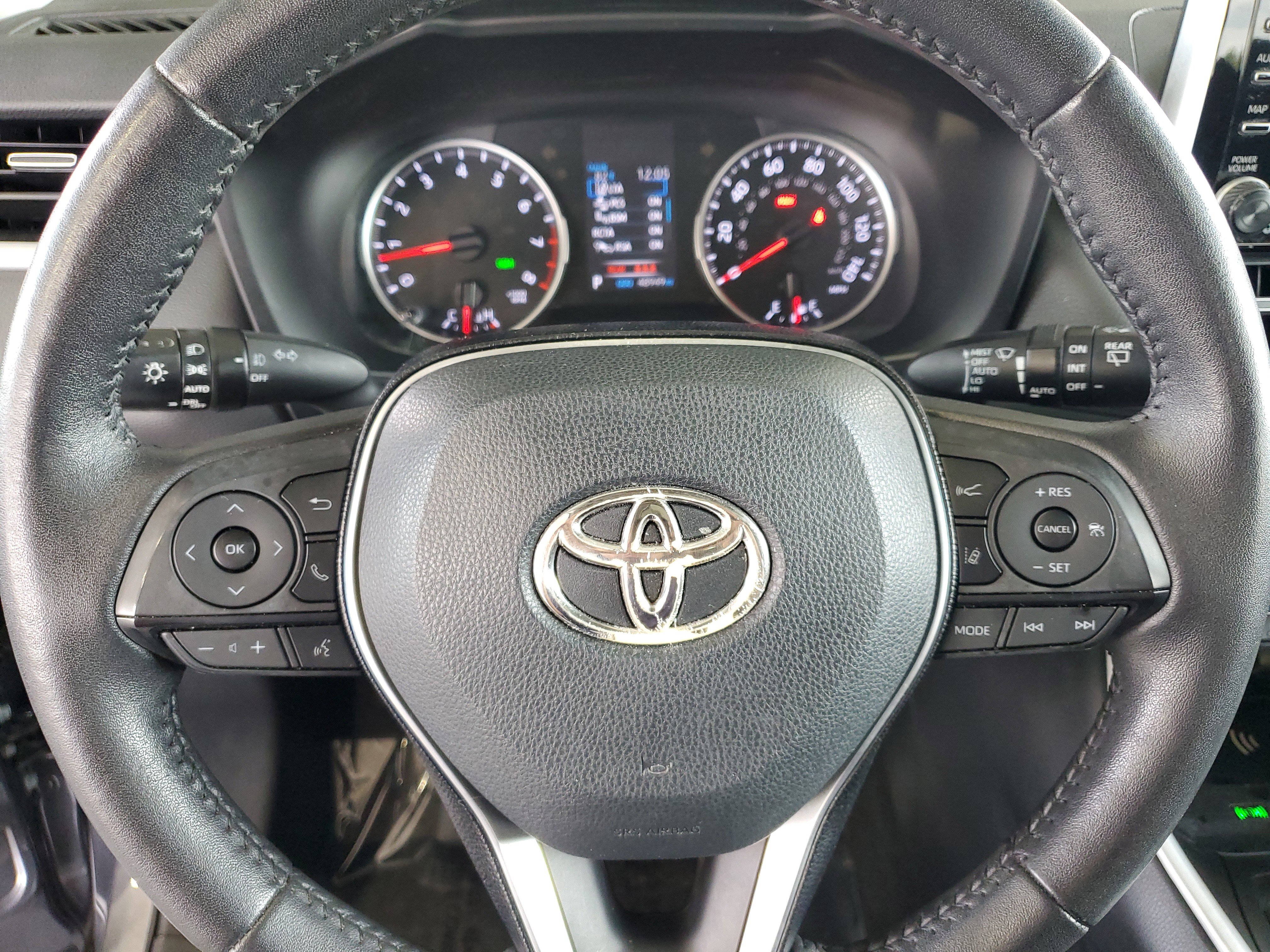 Used 2021 Toyota RAV4 XLE Premium FWD image 21
