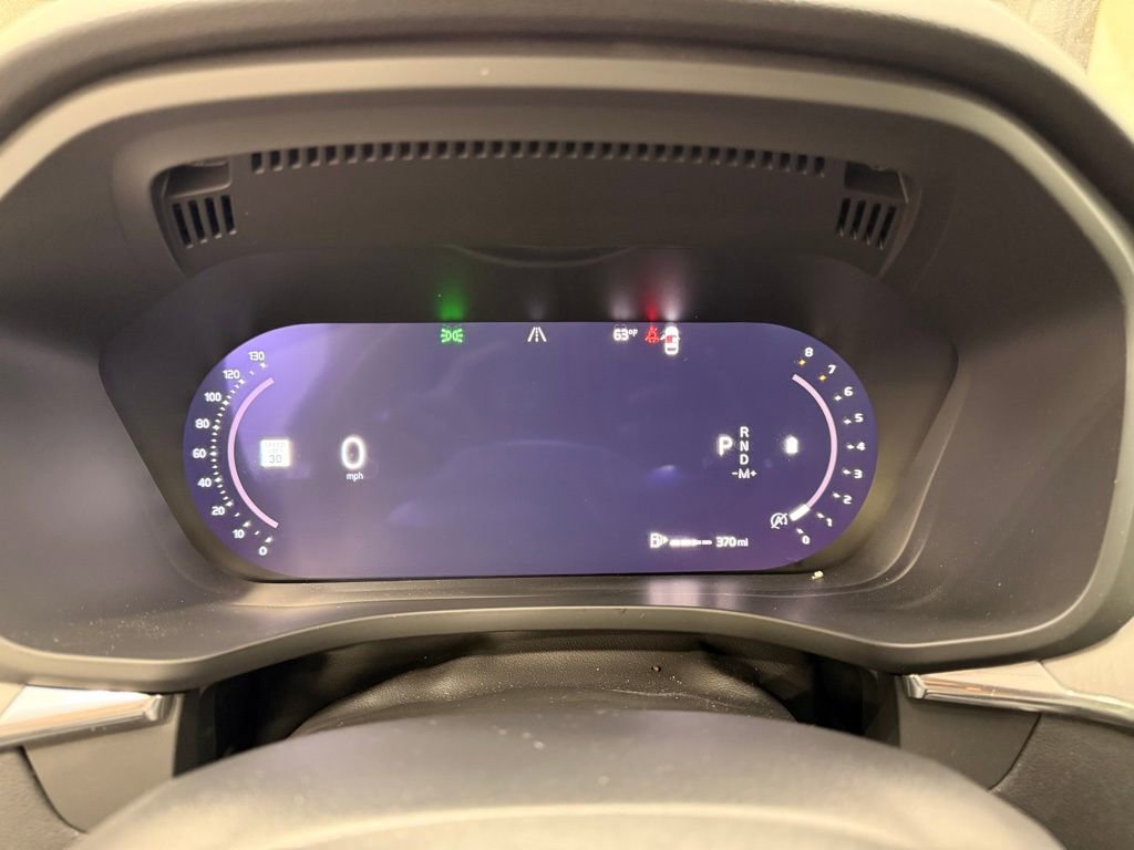 Used 2025 Volvo XC60 B5 Core w/ Climate Package image 12