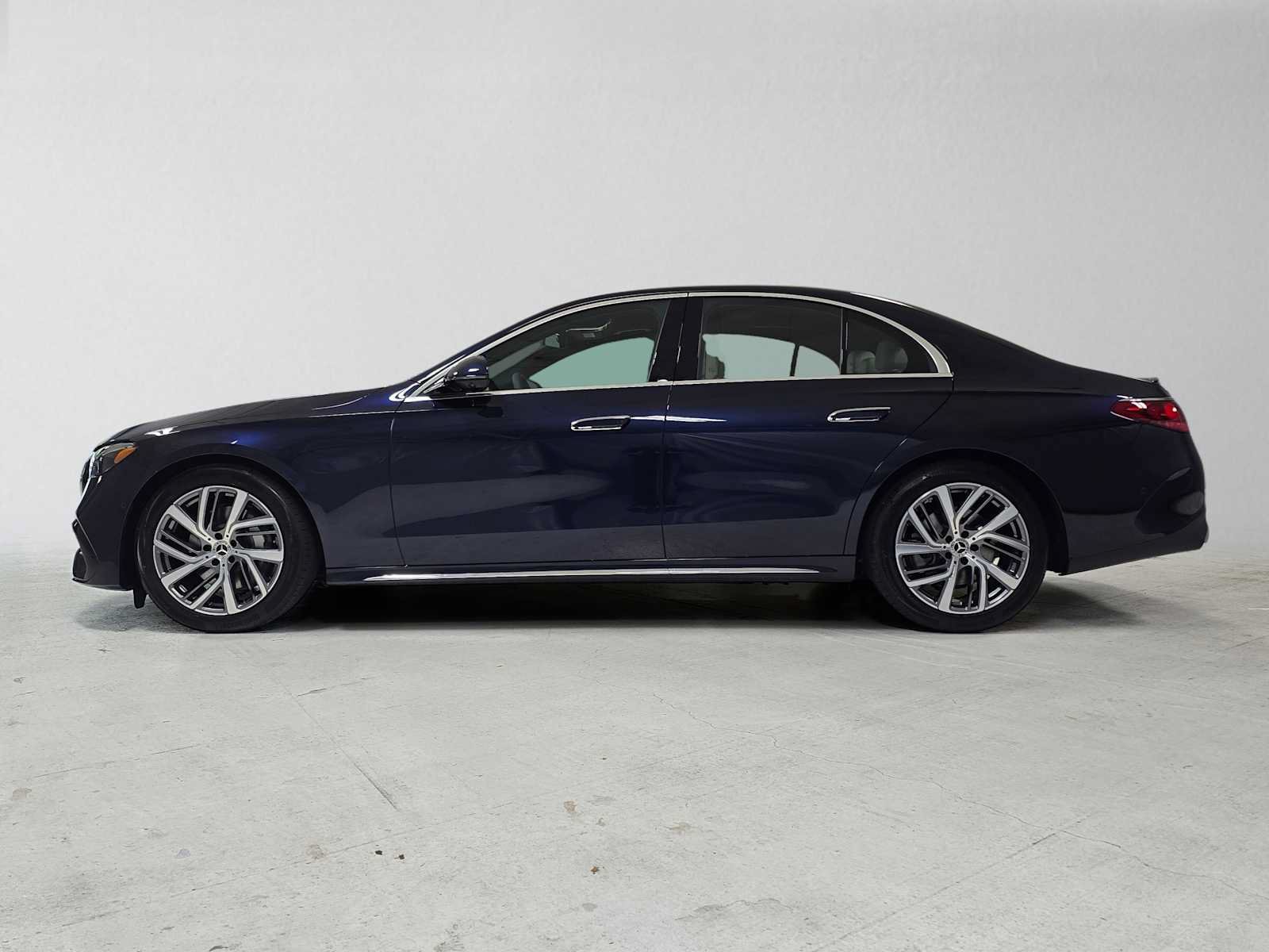 New 2027 Mercedes-Benz E 350 4MATIC Sedan image 6