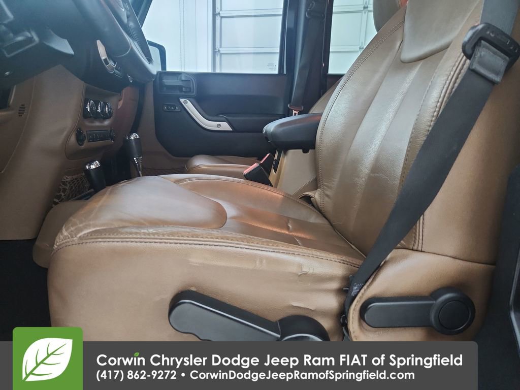 Used 2014 Jeep Wrangler Unlimited Rubicon w/ Connectivity Group image 12