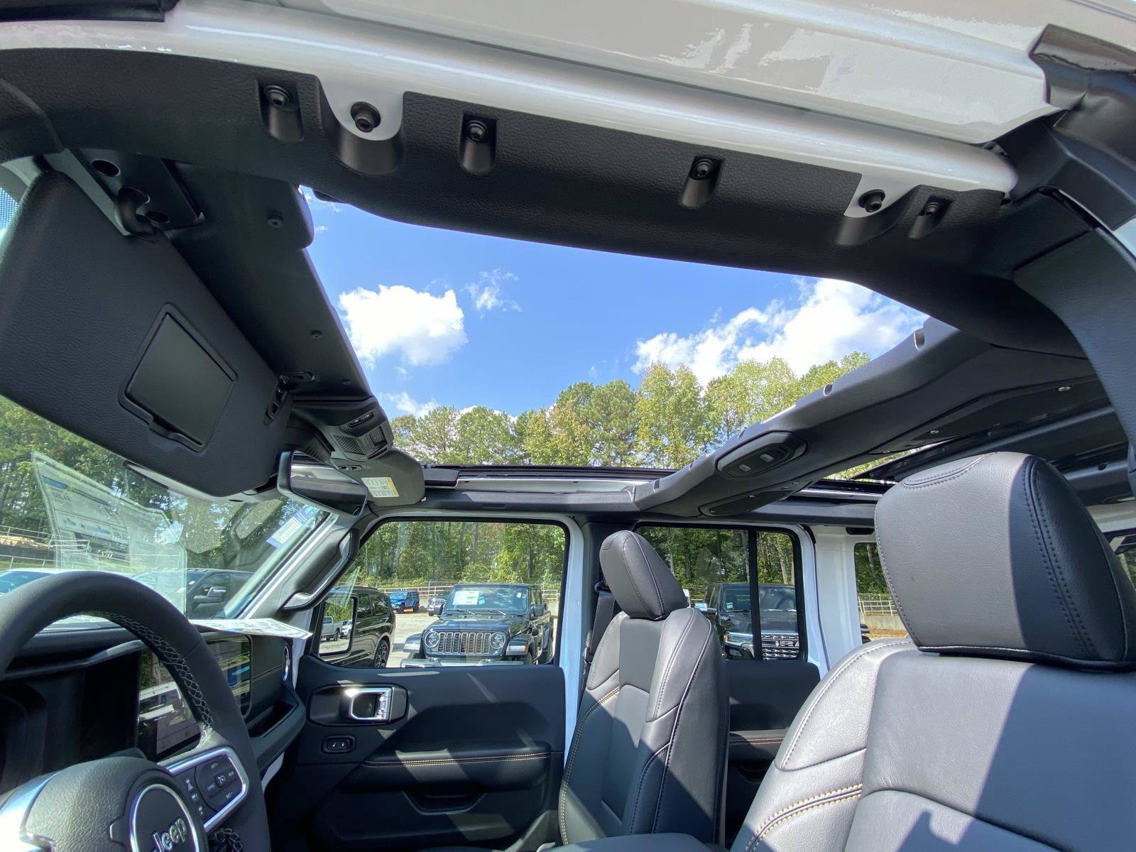 New 2027 Jeep Wrangler Unlimited Sahara AWD/4WD image 13