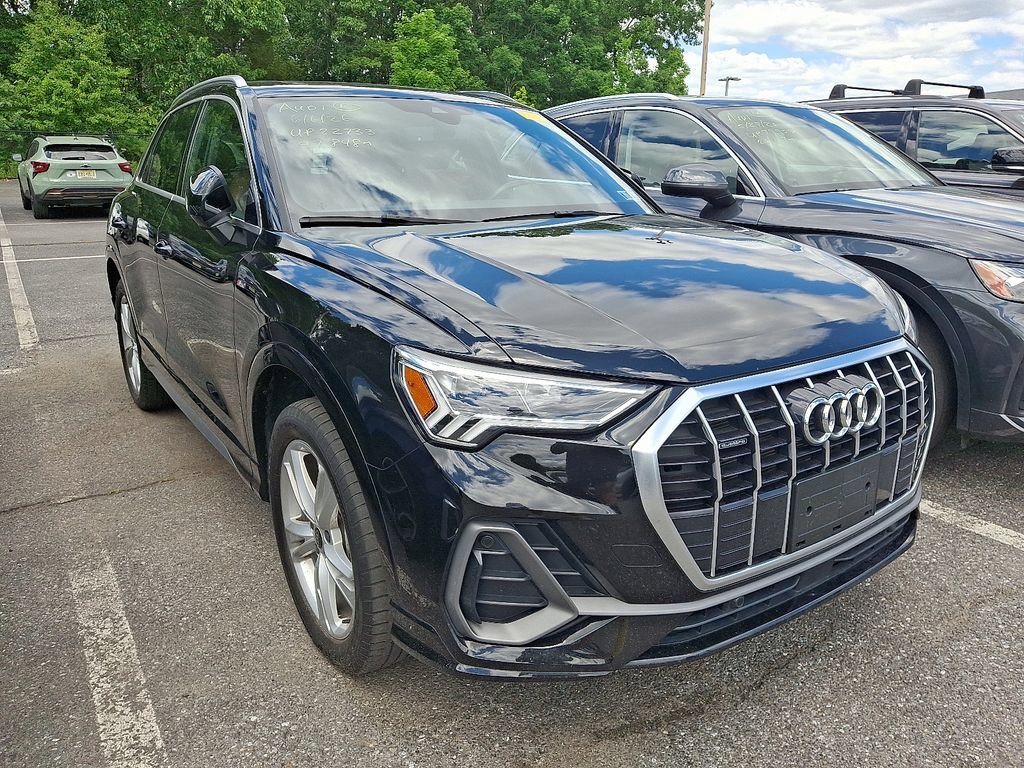 Certified 2024 Audi Q3 2.0T Premium w/ Convenience Package AWD/4WD image 3