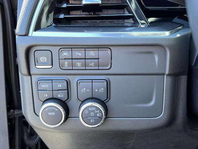 Used 2025 Chevrolet Suburban RST w/ Comfort Package AWD/4WD image 25