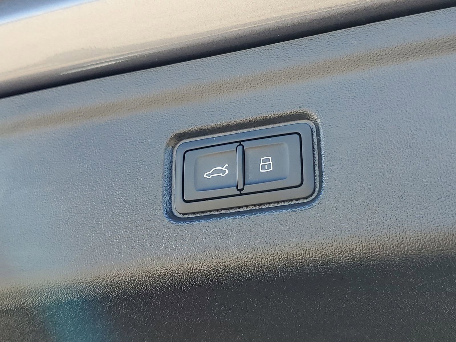 Used 2025 Audi A6 e-tron Premium w/ Ultra Package image 9