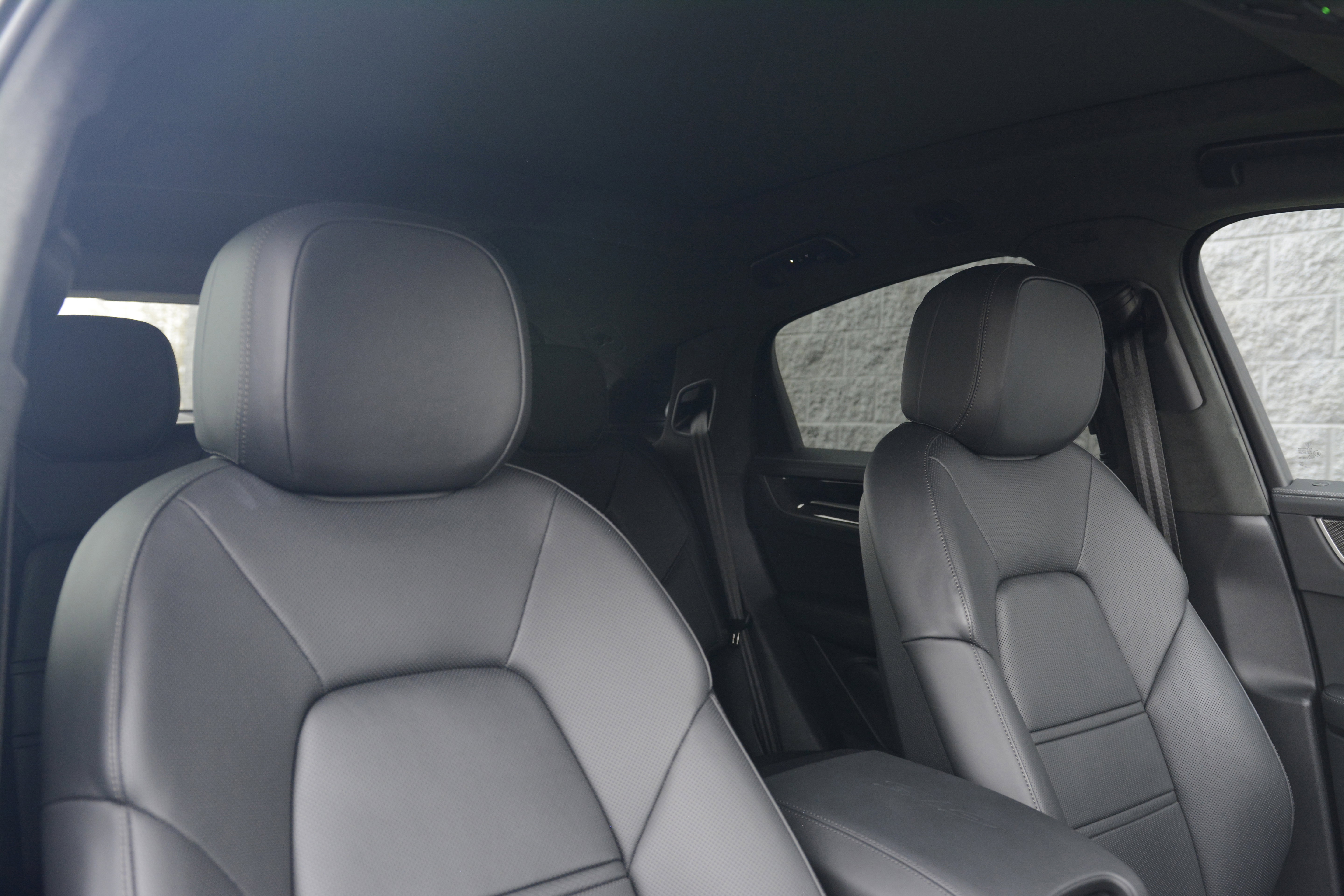 Certified 2025 Porsche Cayenne GTS AWD/4WD image 26