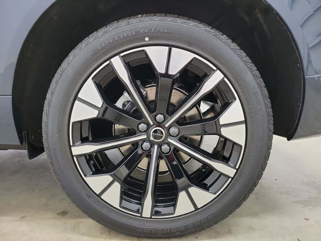New 2026 Volvo XC60 B5 Plus w/ Protection Package Premier AWD/4WD image 12