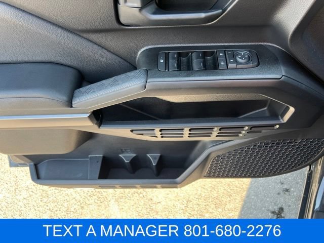 Used 2025 Toyota 4Runner SR5 AWD/4WD image 16