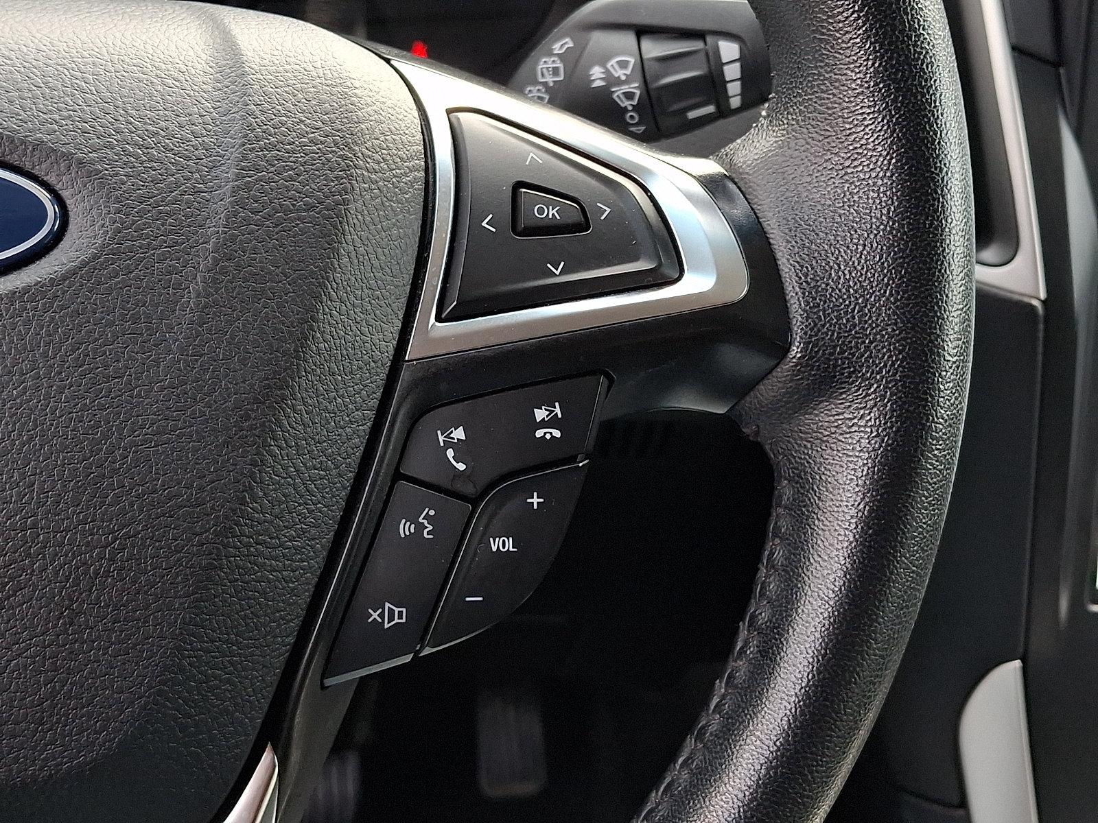 Used 2024 Ford Edge SEL AWD/4WD image 23