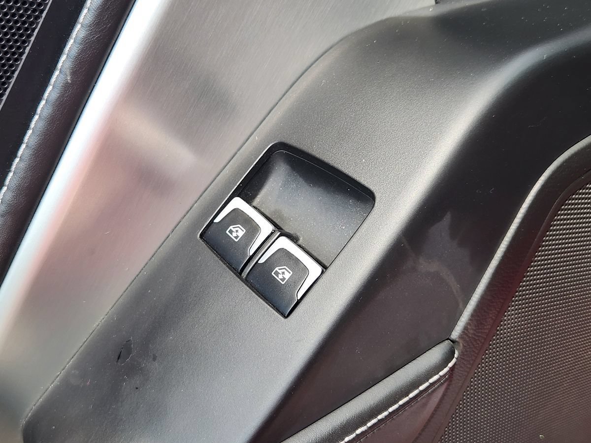 Used 2015 Chevrolet Corvette Stingray Convertible w/ 3LT Preferred Equipment Group RWD image 44