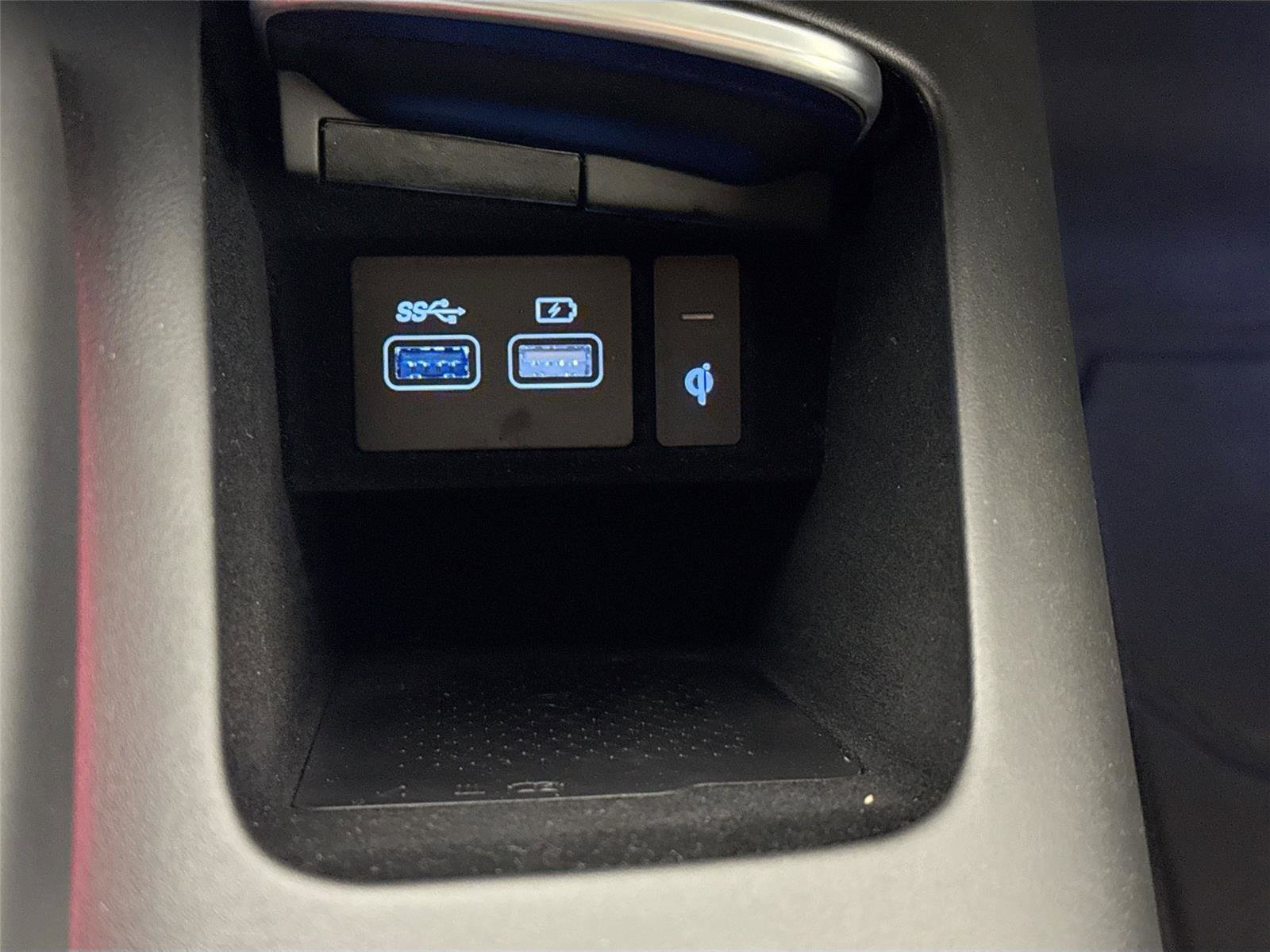 Used 2024 Genesis GV70 2.5T w/ Advanced Package image 29