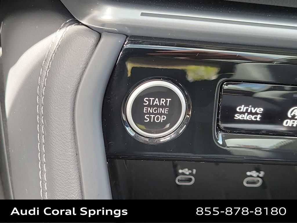 Certified 2025 Audi Q5 Premium w/ Convenience Package image 27