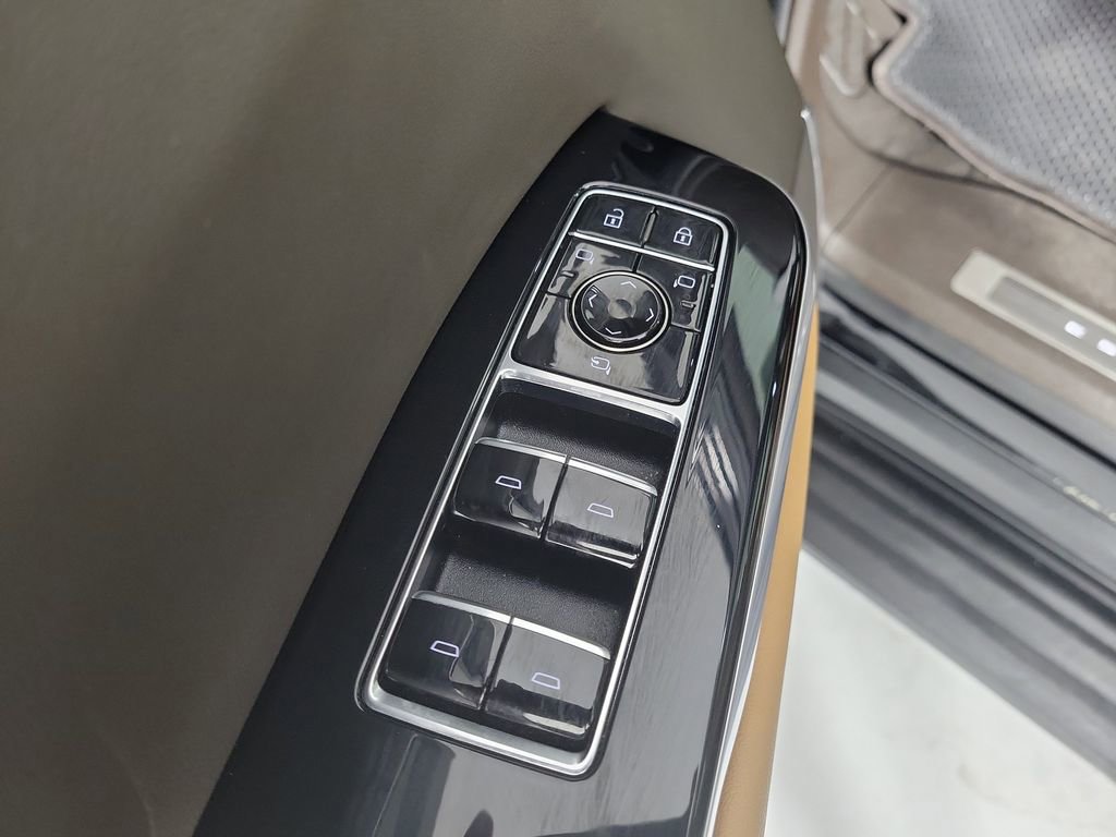 Certified 2025 Cadillac Escalade Premium Luxury image 21