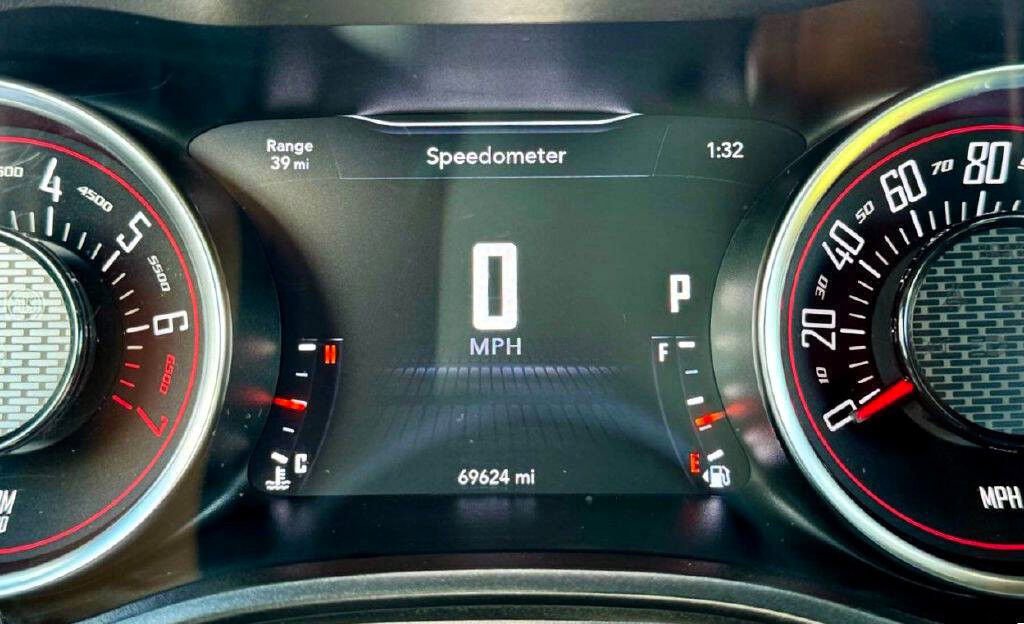 Used 2021 Dodge Challenger SXT image 22