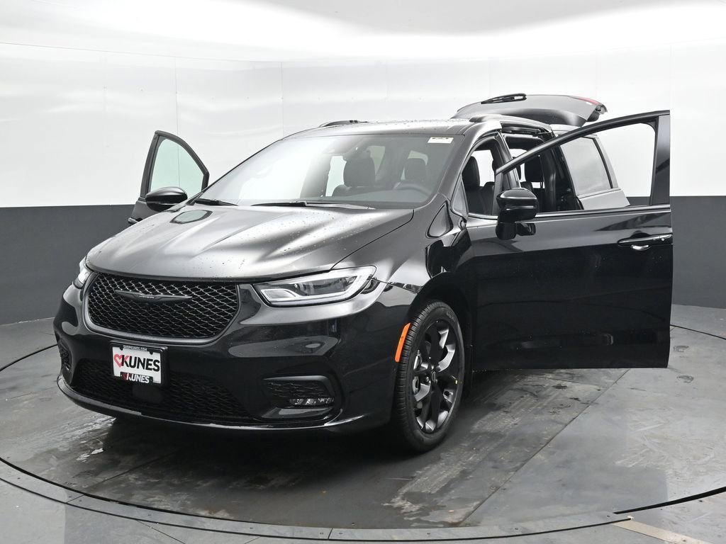 New 2026 Chrysler Pacifica Select image 46