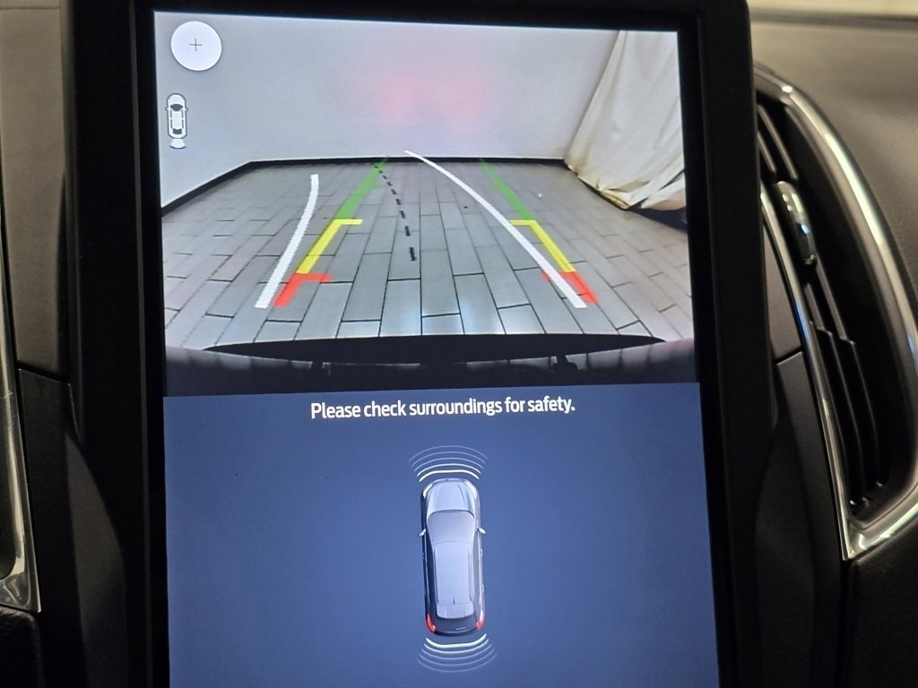 Used 2022 Ford Edge Titanium w/ Equipment Group 301A image 6