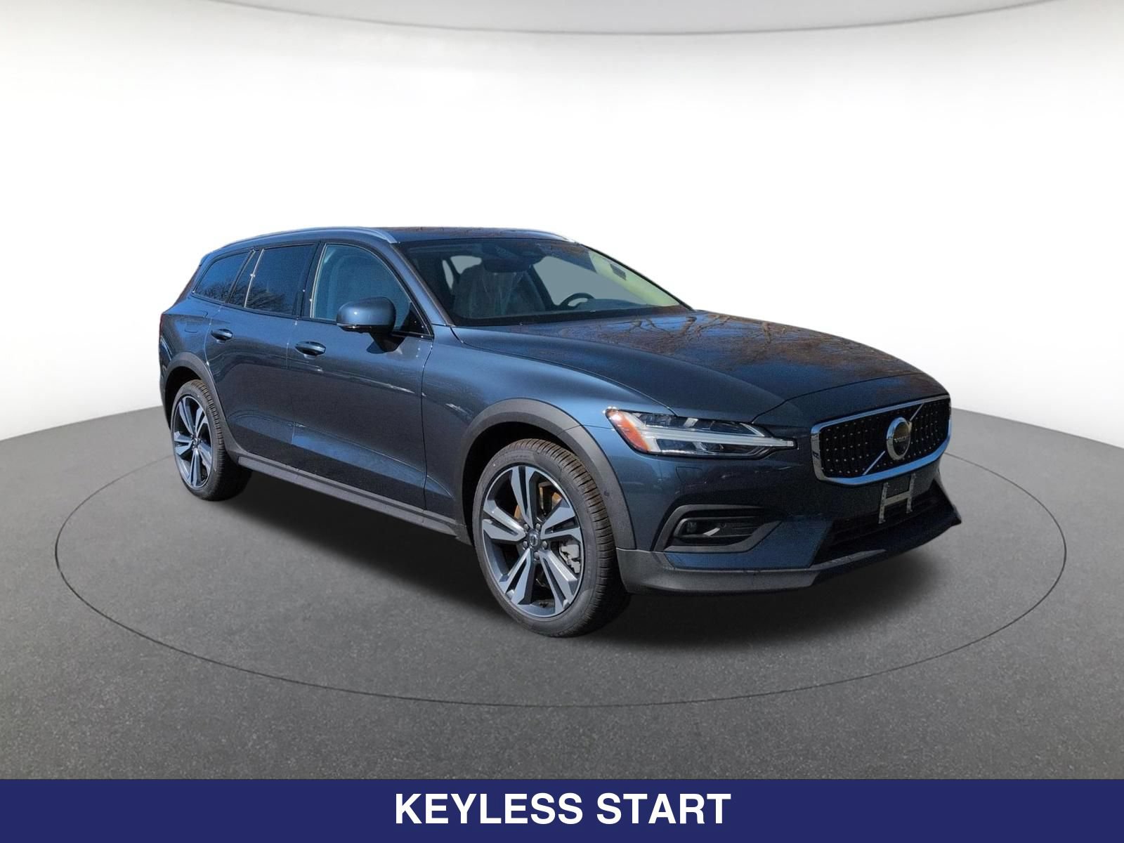 New 2026 Volvo V60 B5 Cross Country Plus w/ Protection Package Premier AWD/4WD image 7