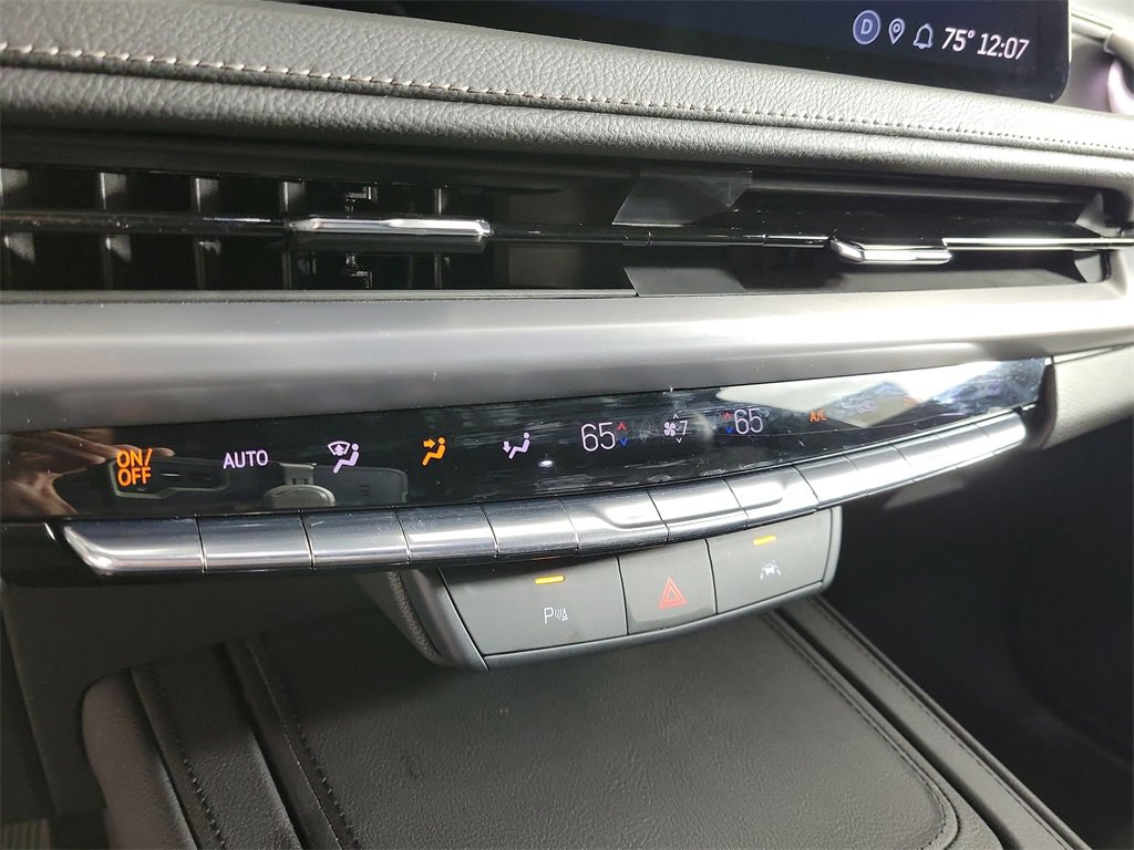 Certified 2025 Cadillac XT4 Premium Luxury image 27