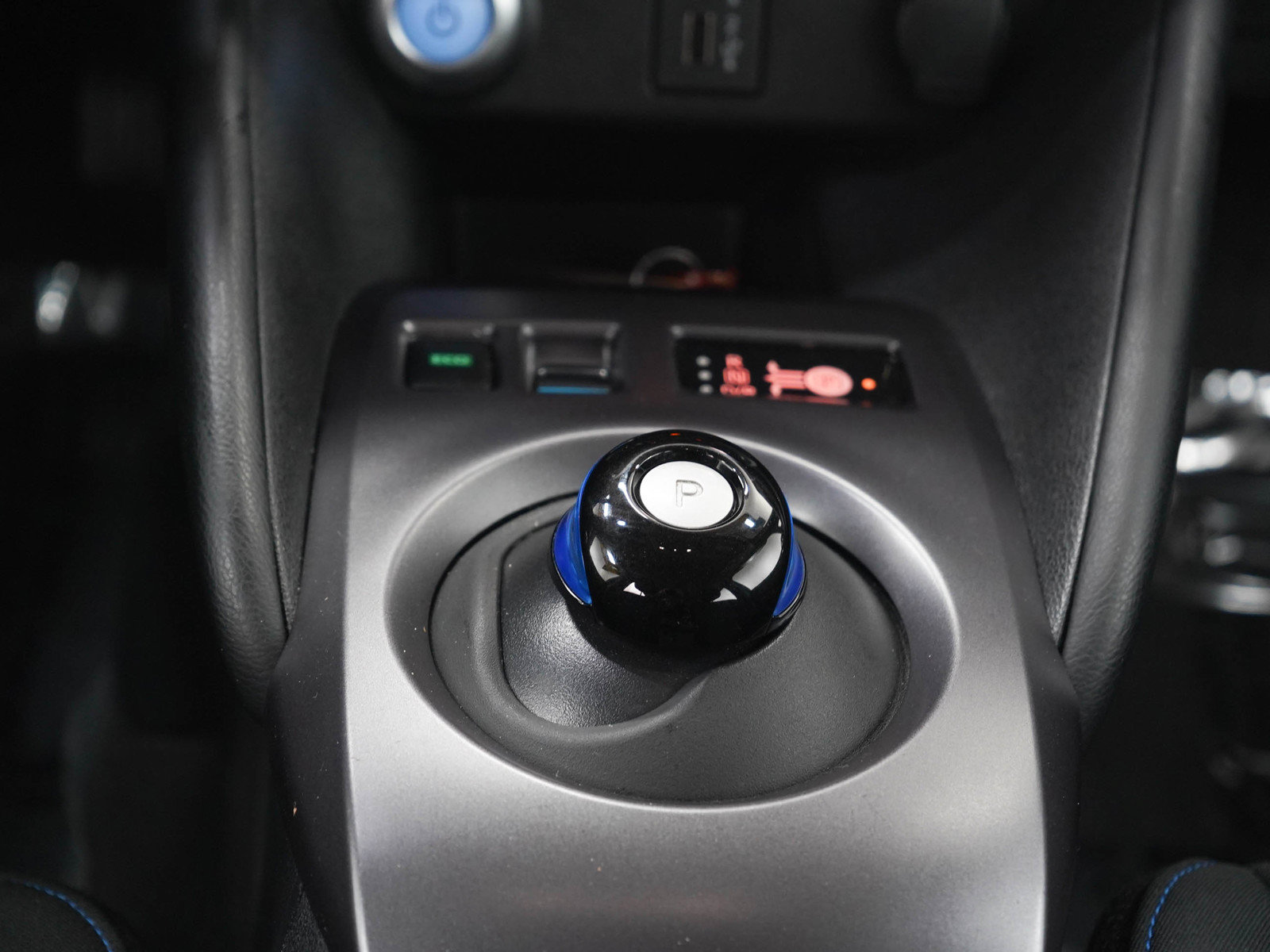 Used 2025 Nissan Leaf S FWD image 17