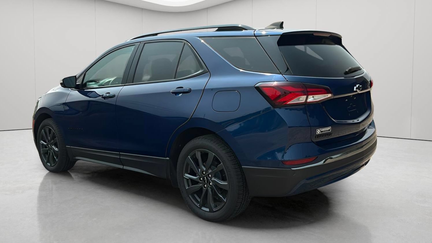 Used 2023 Chevrolet Equinox RS w/ RS Leather Package FWD image 8
