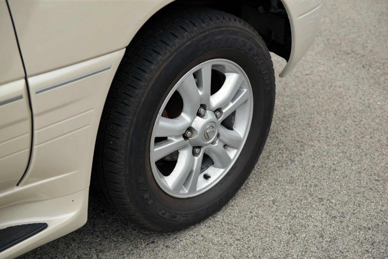 Used 2005 Lexus LX 470 4WD image 46