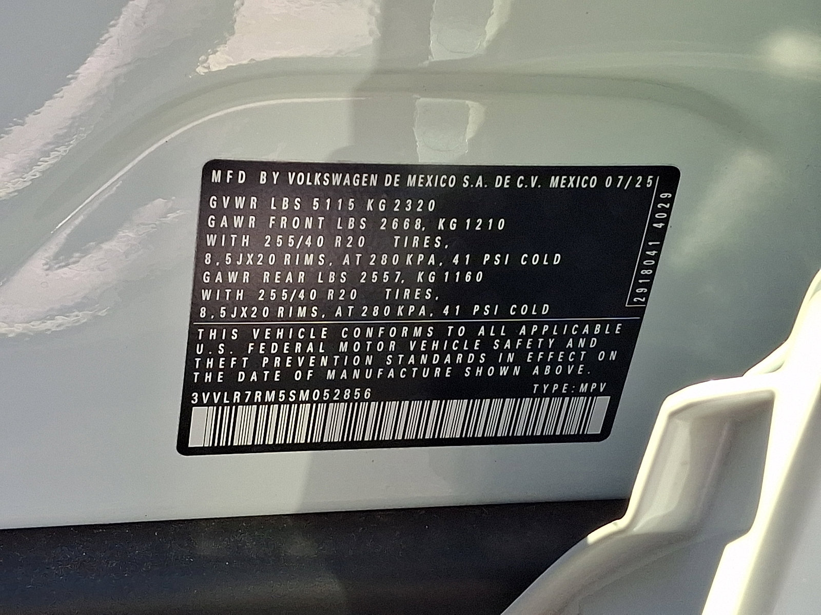 Certified 2025 Volkswagen Tiguan SEL R-Line AWD/4WD image 27