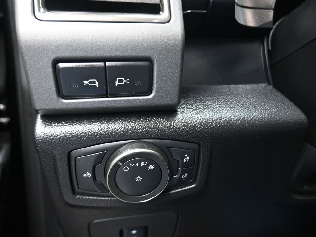 Used 2018 Ford F150 Raptor w/ Equipment Group 802A Luxury image 35