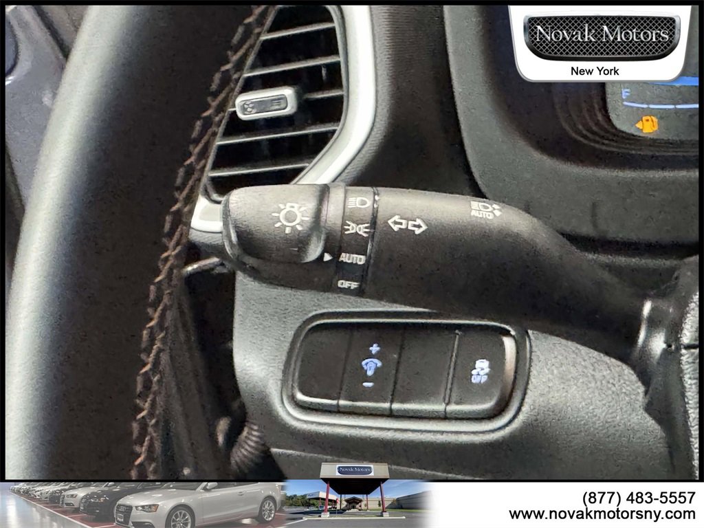 Used 2025 Hyundai Venue SEL image 19