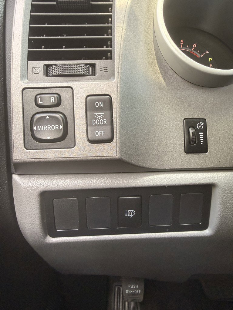 Used 2012 Toyota Sequoia SR5 w/ Premium Pkg RWD image 31