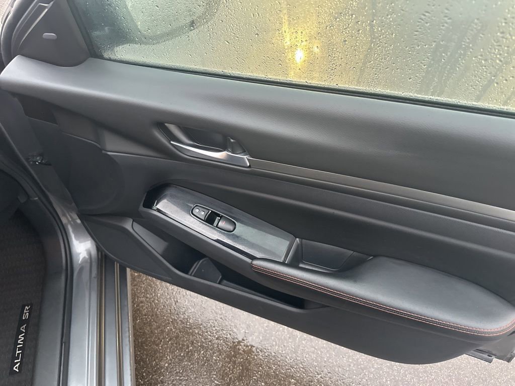 Used 2025 Nissan Altima 2.5 SR image 8