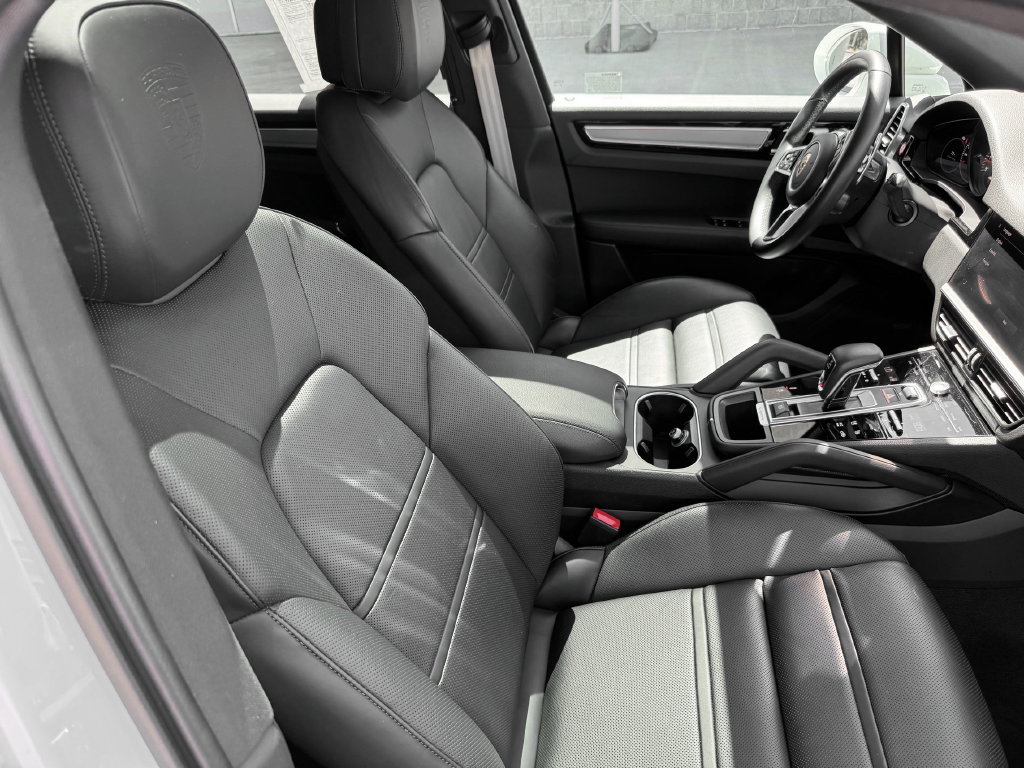 Used 2023 Porsche Cayenne Platinum Edition AWD/4WD image 30