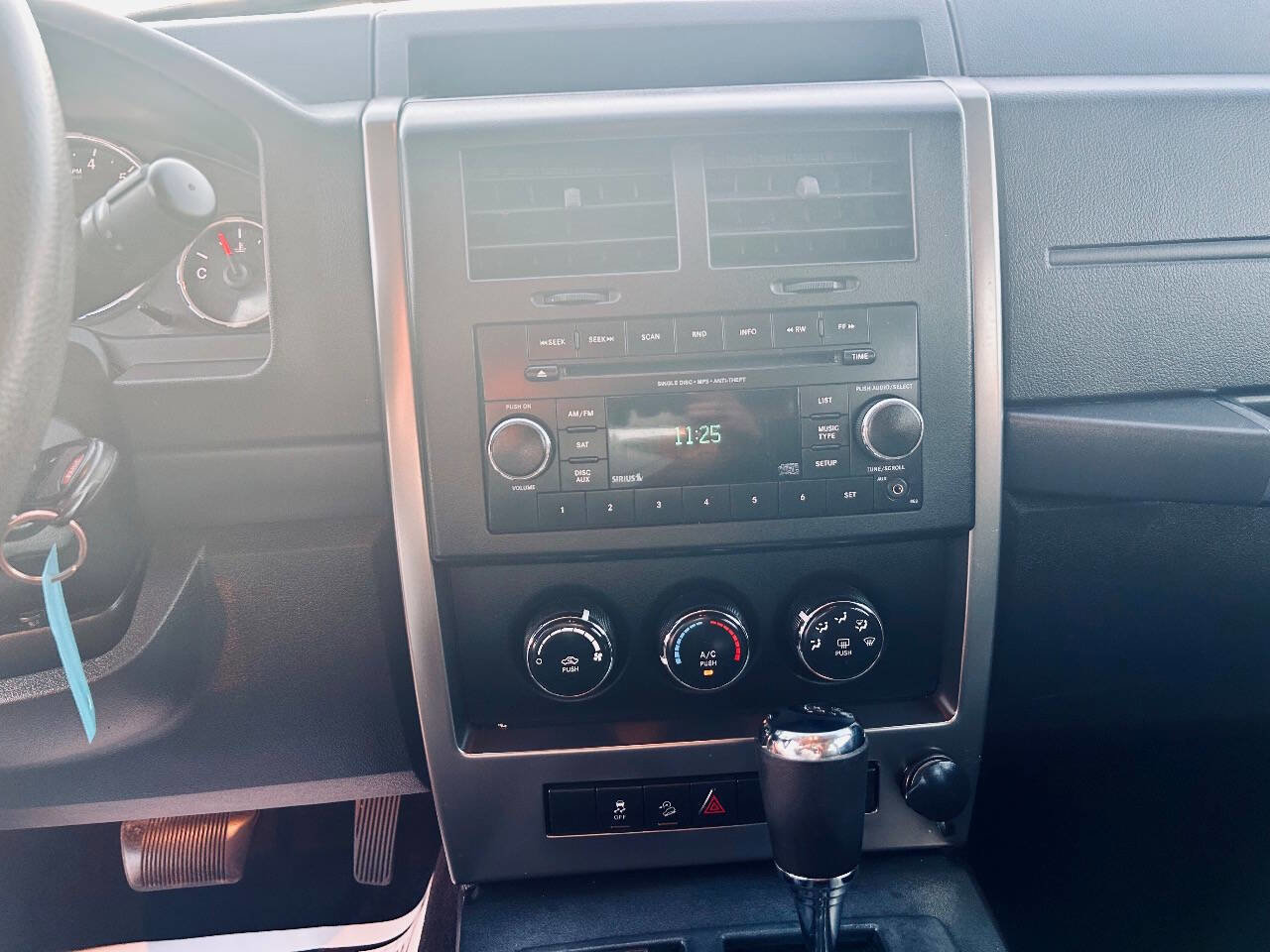 Used 2012 Jeep Liberty Sport image 15