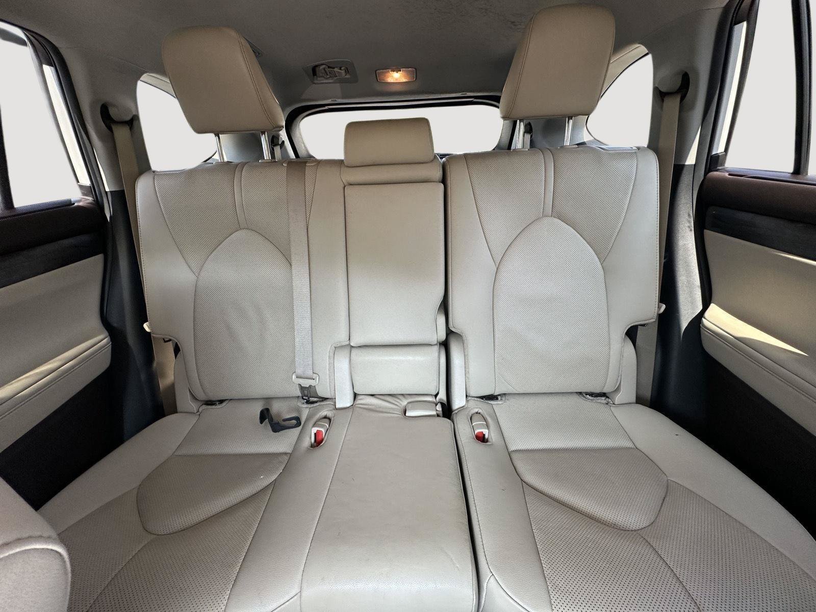 Used 2021 Toyota Highlander Limited FWD image 28
