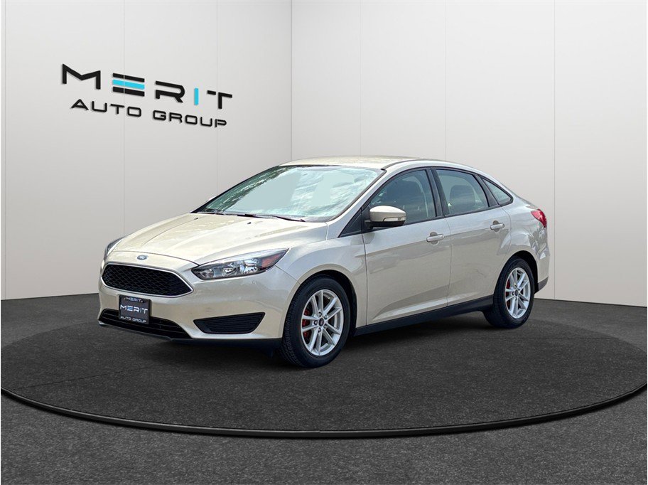 Used 2017 Ford Focus SE FWD image 4