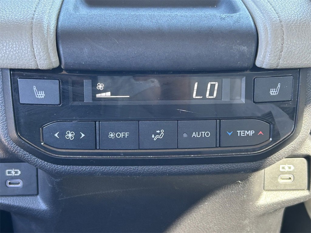 Used 2024 Toyota Grand Highlander Limited image 19