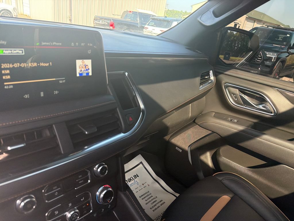 Used 2024 GMC Yukon XL AT4 w/ AT4 Premium Package AWD/4WD image 17