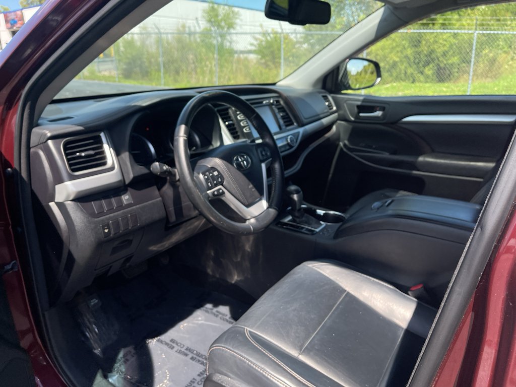 Used 2016 Toyota Highlander XLE FWD image 11