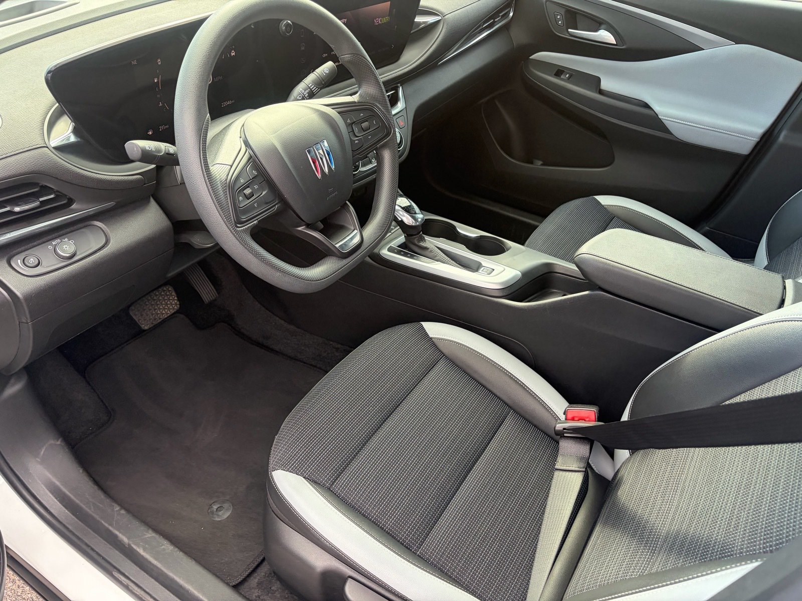 Used 2024 Buick Envista Sport Touring w/ Convenience II Package FWD image 11